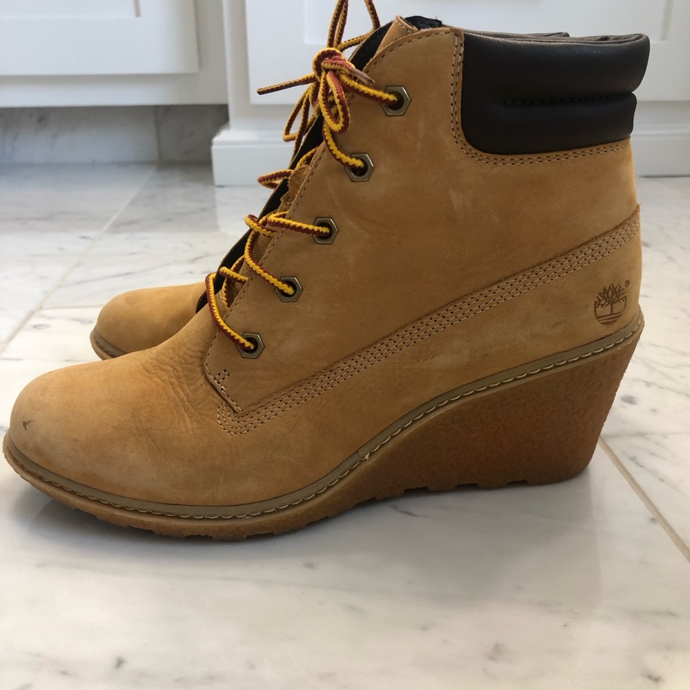 Timberland Earthkeepers wedged tie short boots.